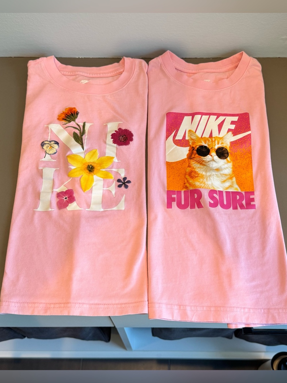 NIKE Girls’ Graphic Tee Bundle – Pink Cat 'Fur Sure' + Floral Motif Logo – Large